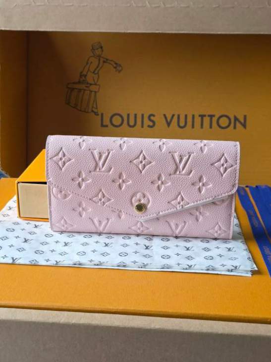 Picture of Louis Vuitton Wallets _SKUfw224596764fw